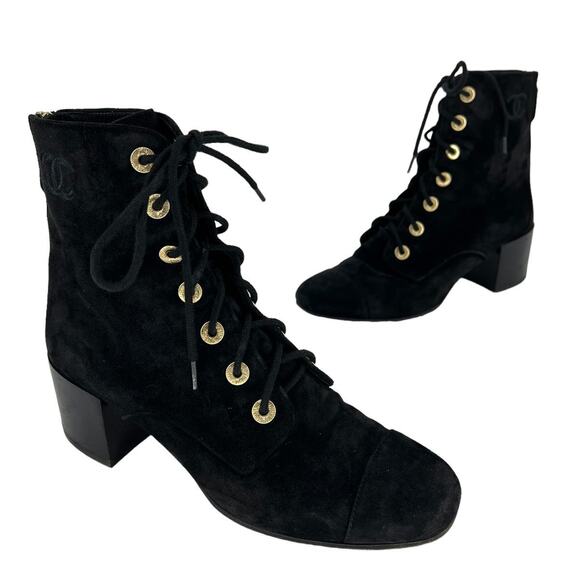 Chanel 2019 Interlocking CC Logo Suede Lace-Up Boots - Picture 4 of 16